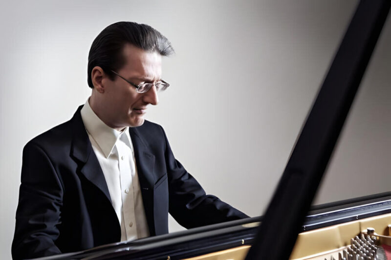 Llyr Williams
